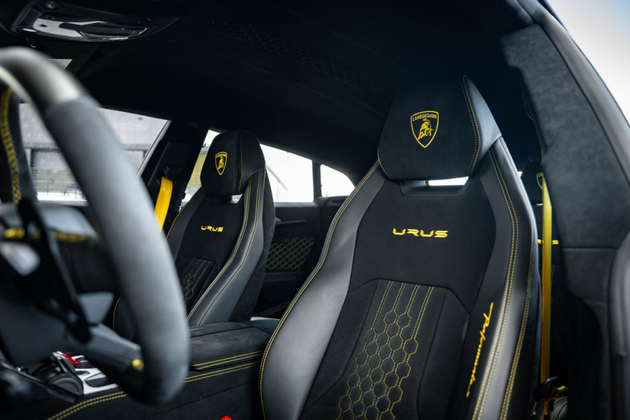 Lamborghini Urus 4.0 V8 Performante - Carbon | B&O Advanced | Alcantara | Stoelmassage & Koeling Lamborghini Urus 4.0 V8 Performante - Carbon | B&O Advanced | Alcantara | Stoelmassage & Koeling