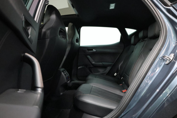 CUPRA Cupra Leon 2.0 TSI VZ 300+PK VIRTUAL/SFEER/PANO/LEER+S.VERWARMING/19"/CAM/ACC/ECC/12 MDN GARANTIE! CUPRA Cupra Leon 2.0 TSI VZ 300+PK VIRTUAL/SFEER/PANO/LEER+S.VERWARMING/19"/CAM/ACC/ECC/12 MDN GARANTIE!