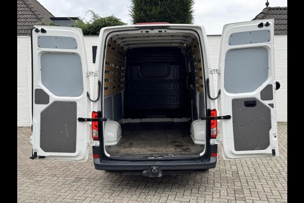 Volkswagen Crafter 30 2.0 TDI L3H3 Highline Carplay DAB Cruise Verwarmde voorruit Trekhaak Lat om Lat
