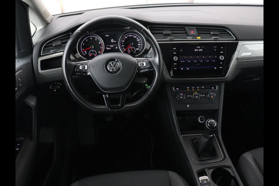 Volkswagen Touran 1.2 TSI Comfortline 7-persoons | Trekhaak | Carplay | Climate control | Cruise control | Bluetooth