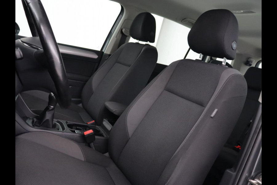 Volkswagen Touran 1.2 TSI Comfortline 7-persoons | Trekhaak | Carplay | Climate control | Cruise control | Bluetooth