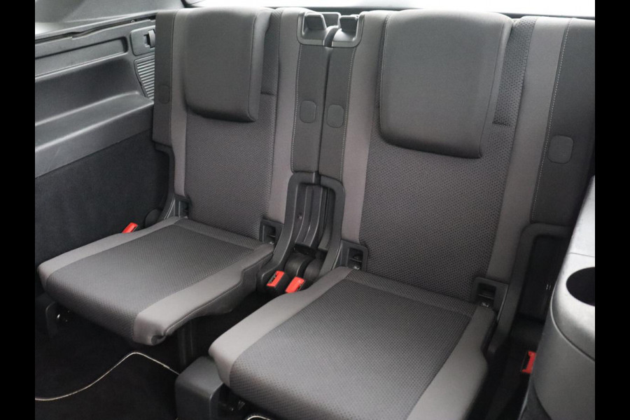 Volkswagen Touran 1.2 TSI Comfortline 7-persoons | Trekhaak | Carplay | Climate control | Cruise control | Bluetooth