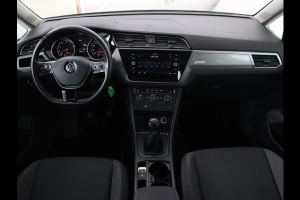 Volkswagen Touran 1.2 TSI Comfortline 7-persoons | Trekhaak | Carplay | Climate control | Cruise control | Bluetooth