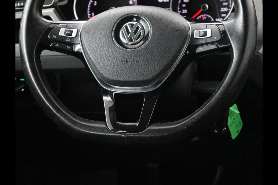 Volkswagen Touran 1.2 TSI Comfortline 7-persoons | Trekhaak | Carplay | Climate control | Cruise control | Bluetooth