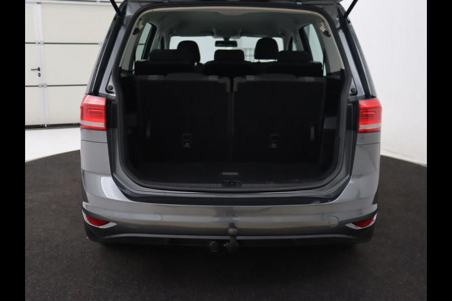 Volkswagen Touran 1.2 TSI Comfortline 7-persoons | Trekhaak | Carplay | Climate control | Cruise control | Bluetooth
