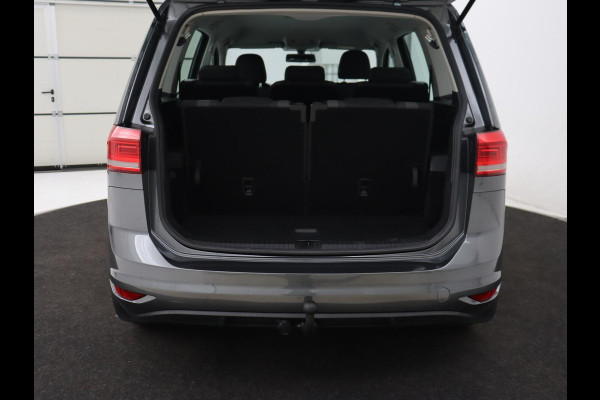 Volkswagen Touran 1.2 TSI Comfortline 7-persoons | Trekhaak | Carplay | Climate control | Cruise control | Bluetooth