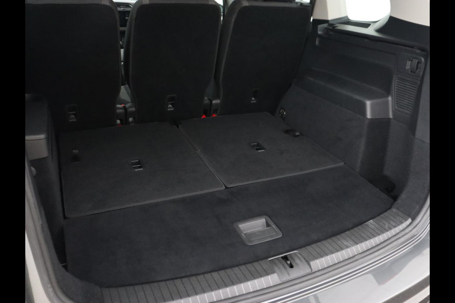 Volkswagen Touran 1.2 TSI Comfortline 7-persoons | Trekhaak | Carplay | Climate control | Cruise control | Bluetooth