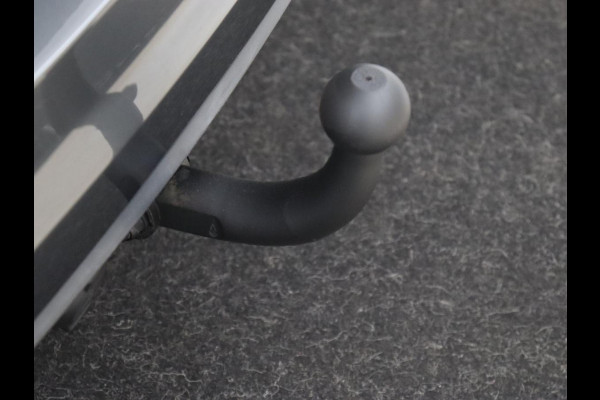 Volkswagen Touran 1.2 TSI Comfortline 7-persoons | Trekhaak | Carplay | Climate control | Cruise control | Bluetooth