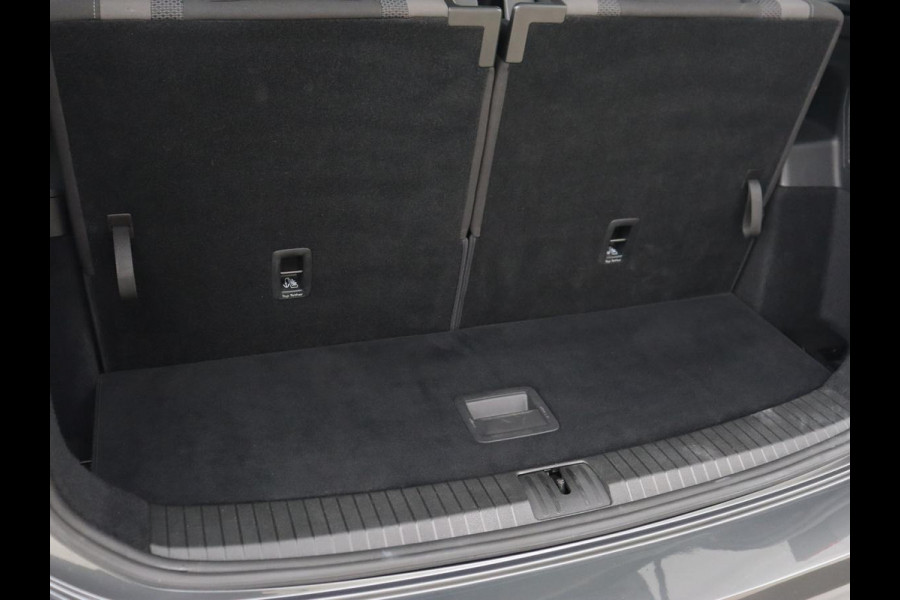 Volkswagen Touran 1.2 TSI Comfortline 7-persoons | Trekhaak | Carplay | Climate control | Cruise control | Bluetooth