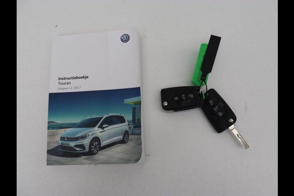 Volkswagen Touran 1.2 TSI Comfortline 7-persoons | Trekhaak | Carplay | Climate control | Cruise control | Bluetooth