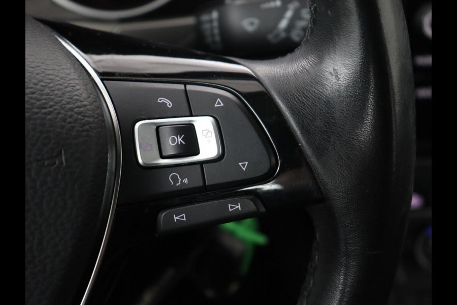 Volkswagen Touran 1.2 TSI Comfortline 7-persoons | Trekhaak | Carplay | Climate control | Cruise control | Bluetooth