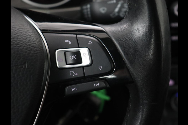 Volkswagen Touran 1.2 TSI Comfortline 7-persoons | Trekhaak | Carplay | Climate control | Cruise control | Bluetooth