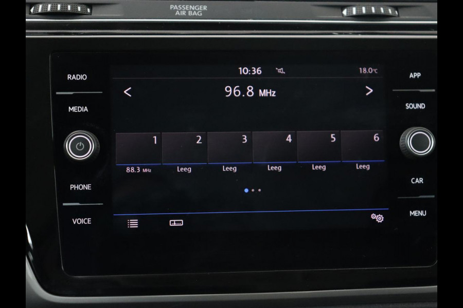 Volkswagen Touran 1.2 TSI Comfortline 7-persoons | Trekhaak | Carplay | Climate control | Cruise control | Bluetooth