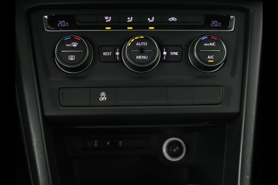 Volkswagen Touran 1.2 TSI Comfortline 7-persoons | Trekhaak | Carplay | Climate control | Cruise control | Bluetooth