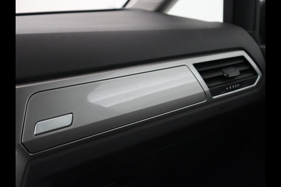 Volkswagen Touran 1.2 TSI Comfortline 7-persoons | Trekhaak | Carplay | Climate control | Cruise control | Bluetooth