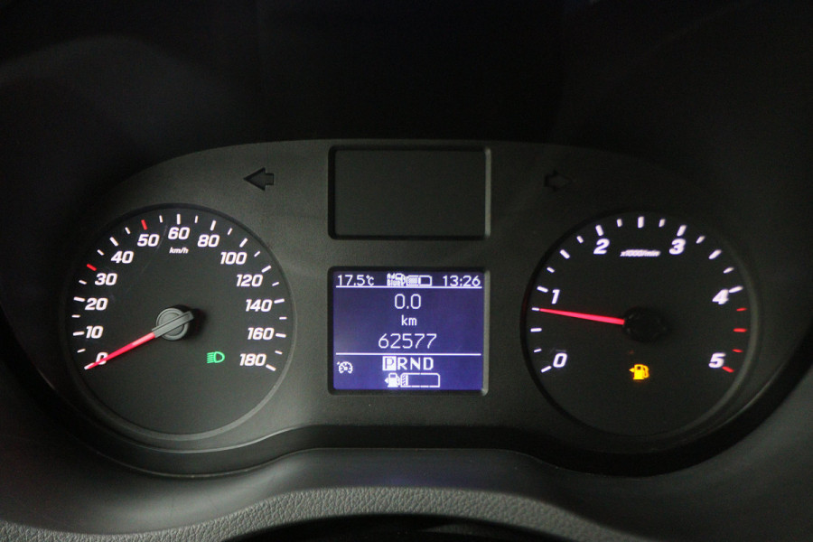 Mercedes-Benz Sprinter 317 CDI Aut. L2H1 3-Zits, Leer, Camera, Standkachel, Apple Carplay, Trekhaak, DAB, Cruise, 18"