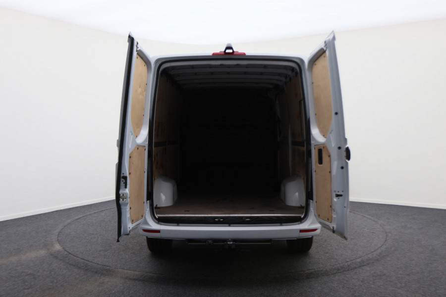 Mercedes-Benz Sprinter 317 CDI Aut. L2H1 3-Zits, Leer, Camera, Standkachel, Apple Carplay, Trekhaak, DAB, Cruise, 18"