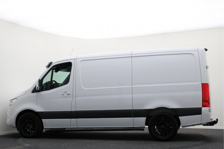 Mercedes-Benz Sprinter 317 CDI Aut. L2H1 3-Zits, Leer, Camera, Standkachel, Apple Carplay, Trekhaak, DAB, Cruise, 18"