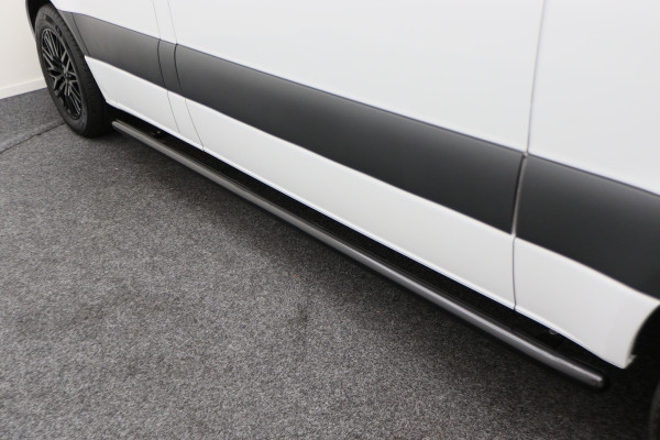 Mercedes-Benz Sprinter 317 CDI Aut. L2H1 3-Zits, Leer, Camera, Standkachel, Apple Carplay, Trekhaak, DAB, Cruise, 18"