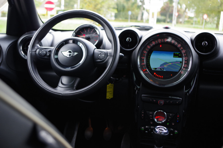 MINI Countryman 1.6 Cooper Pepper, Schuif-Kanteldak, Stoelverwarming, Leder MINI Countryman 1.6 Cooper Pepper, Schuif-Kanteldak, Stoelverwarming, Leder