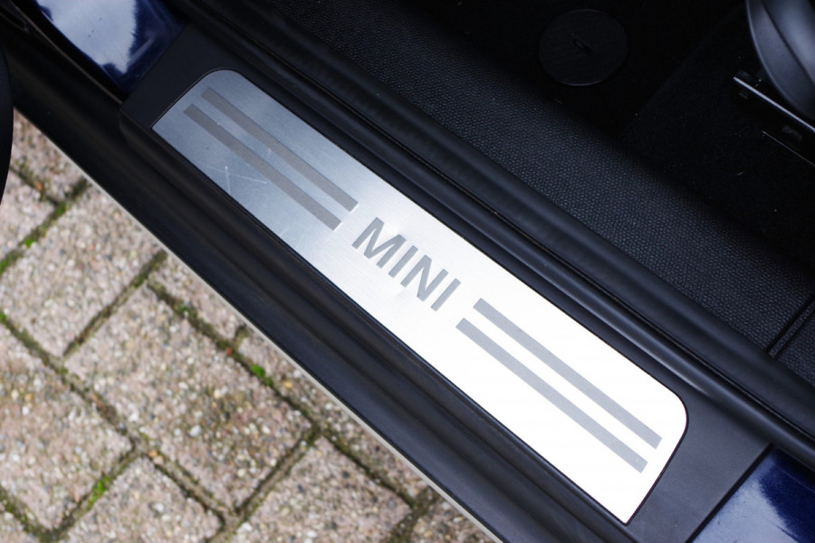 MINI Countryman 1.6 Cooper Pepper, Schuif-Kanteldak, Stoelverwarming, Leder MINI Countryman 1.6 Cooper Pepper, Schuif-Kanteldak, Stoelverwarming, Leder