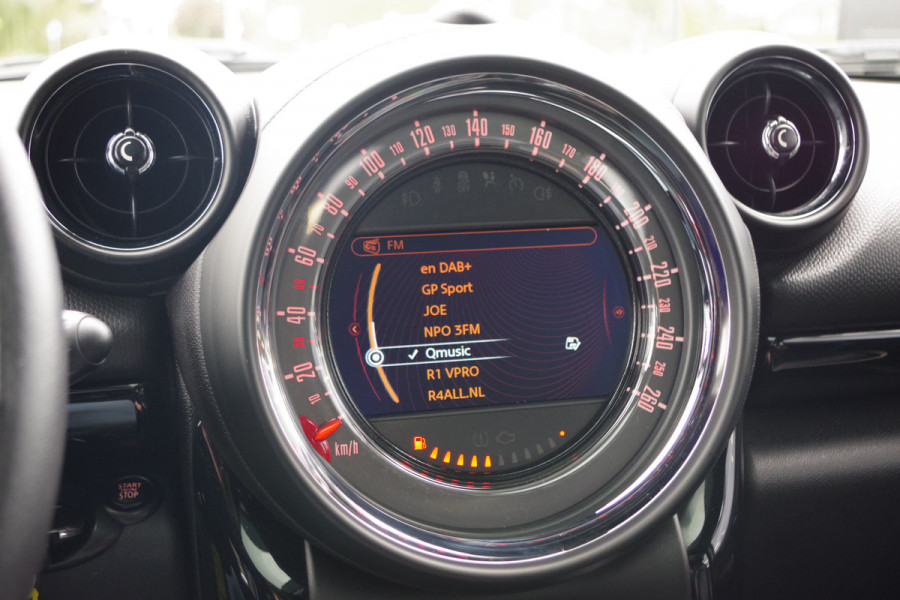 MINI Countryman 1.6 Cooper Pepper, Schuif-Kanteldak, Stoelverwarming, Leder MINI Countryman 1.6 Cooper Pepper, Schuif-Kanteldak, Stoelverwarming, Leder