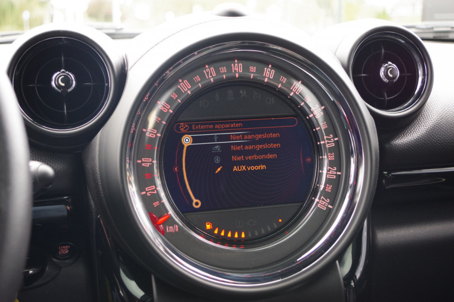 MINI Countryman 1.6 Cooper Pepper, Schuif-Kanteldak, Stoelverwarming, Leder MINI Countryman 1.6 Cooper Pepper, Schuif-Kanteldak, Stoelverwarming, Leder