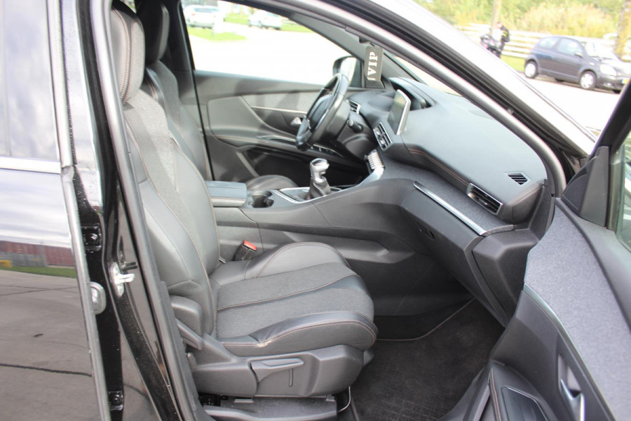 Peugeot 5008 1.2 PureTech GT-Line 7 persoons pano multimedia camera Peugeot 5008 1.2 PureTech GT-Line 7 persoons pano multimedia camera