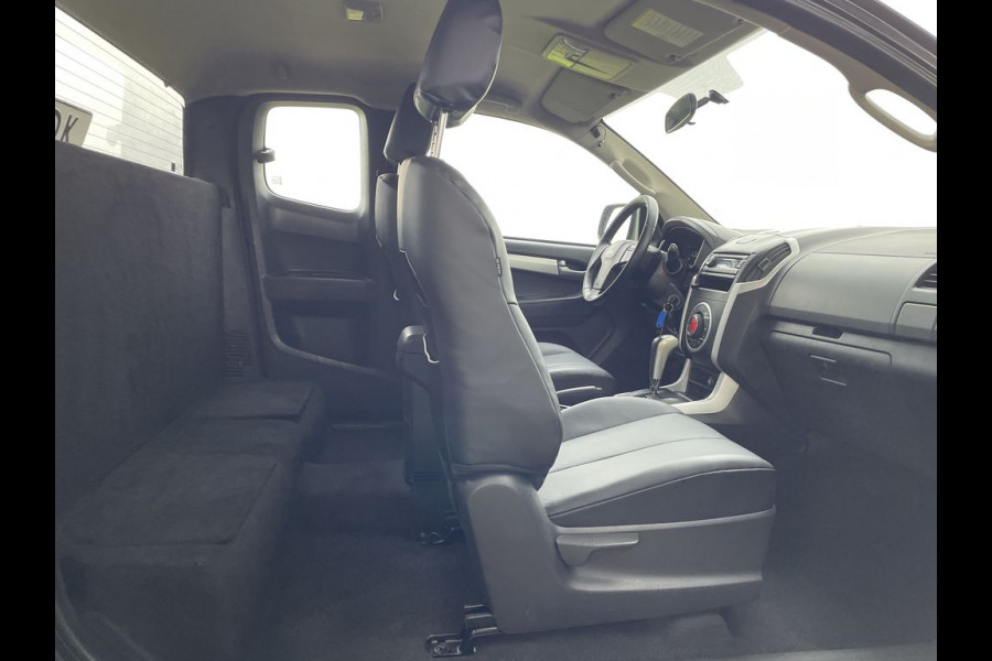 Isuzu D-max 2.5 TD Extended 164pk Cab LS 4WD BPM Vrij! Lease €299 p/m, Trekhaak, Airco, Leder, Cruise controle. Isuzu D-max 2.5 TD Extended 164pk Cab LS 4WD BPM Vrij! Lease €299 p/m, Trekhaak, Airco, Leder, Cruise controle.