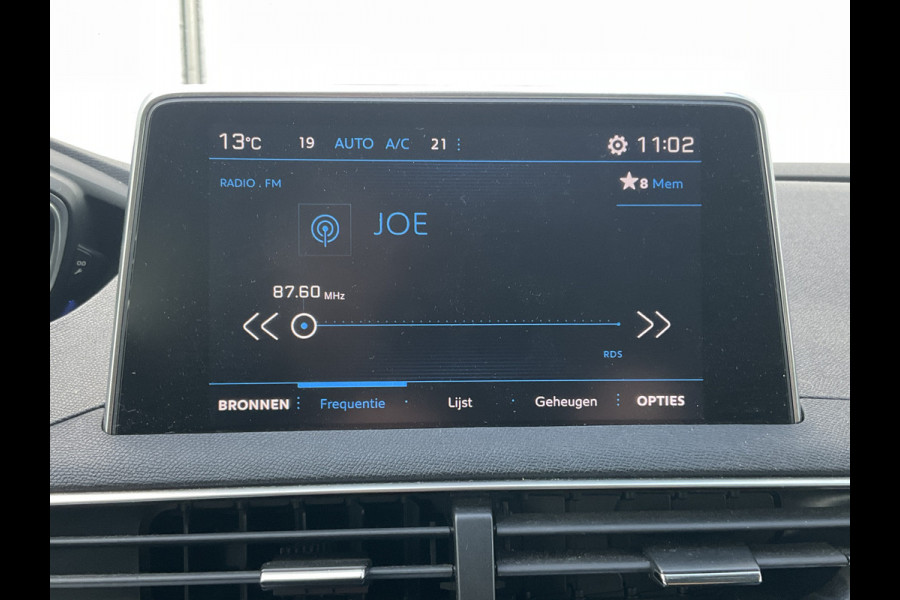 Peugeot 3008 1.2 PureTech Allure Trekhaak Cruise PDC Carplay Digitaal Clima Hoogzitter!