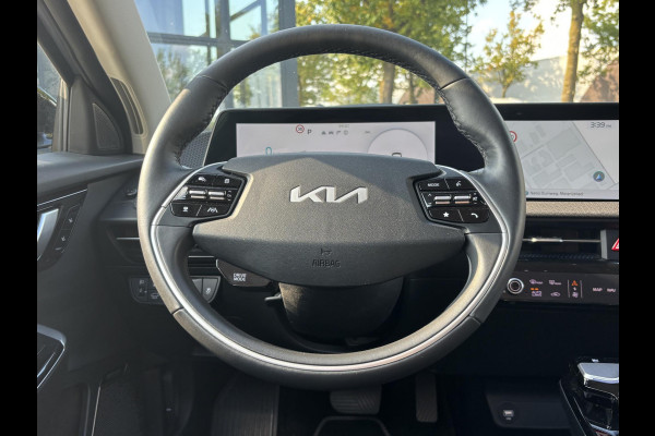 Kia Ev6 Plus 77.4 kWh SOH 100% 1e eigenaar | Stoel-/stuurverwarming | Stoelventilatie | Elektr. Achterklep | Mem. Stoel | Dodehoek | Rijklaar met 12 mnd BOVAG-garantie