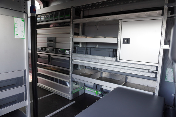 Renault Trafic 2.0 Blue dCi 170PK T30 L2H2 Complete BOTT Werkplaatsinrichting nr. V186 | Airco | Cruise | Navi | trekhaak