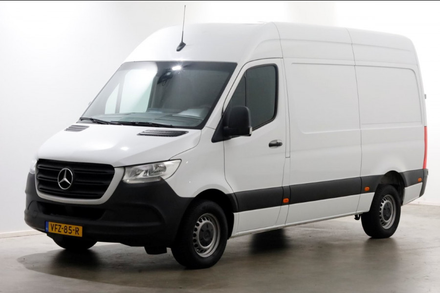 Mercedes-Benz Sprinter 311 CDI 115pk RWD 7G Automaat L2H2 Airco/CarPlay/Inrichting 06-2020 Mercedes-Benz Sprinter 311 CDI 115pk RWD 7G Automaat L2H2 Airco/CarPlay/Inrichting 06-2020