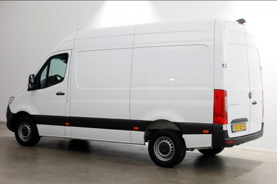 Mercedes-Benz Sprinter 311 CDI 115pk RWD 7G Automaat L2H2 Airco/CarPlay/Inrichting 06-2020 Mercedes-Benz Sprinter 311 CDI 115pk RWD 7G Automaat L2H2 Airco/CarPlay/Inrichting 06-2020