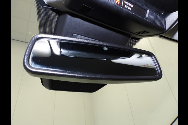 Renault Captur 1.3 TCe 140PK Intens NAVI/CAMERA/TREKHAAK/18"LMV! Renault Captur 1.3 TCe 140PK Intens NAVI/CAMERA/TREKHAAK/18"LMV!