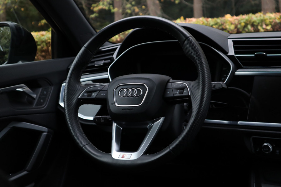 Audi Q3 Sportback 35 TFSI S Edition | Panoramadak | Elektr. a.klep, | Camera |