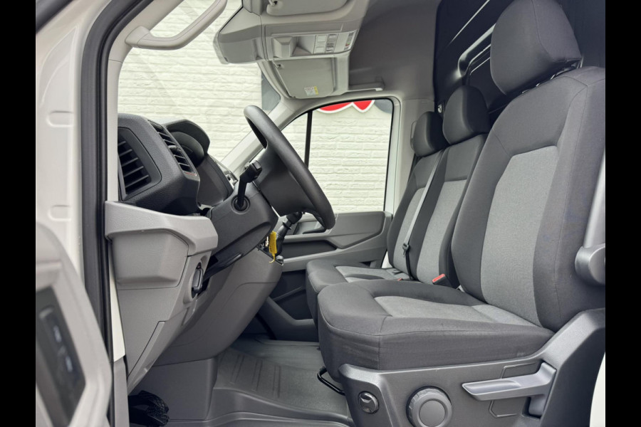 Volkswagen Crafter 30 2.0 TDI L3H3 Highline 4S banden Trekhaak Carplay Pdc v+a Cruise DAB Volkswagen Crafter 30 2.0 TDI L3H3 Highline 4S banden Trekhaak Carplay Pdc v+a Cruise DAB