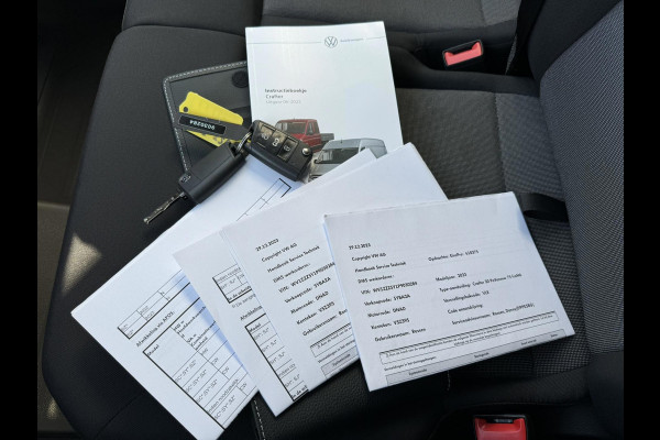 Volkswagen Crafter 30 2.0 TDI L3H3 Highline 4S banden Trekhaak Carplay Pdc v+a Cruise DAB Volkswagen Crafter 30 2.0 TDI L3H3 Highline 4S banden Trekhaak Carplay Pdc v+a Cruise DAB