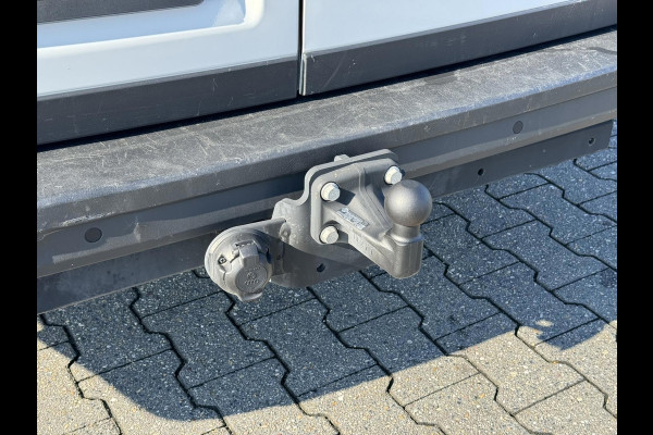 Volkswagen Crafter 30 2.0 TDI L3H3 Highline 4S banden Trekhaak Carplay Pdc v+a Cruise DAB Volkswagen Crafter 30 2.0 TDI L3H3 Highline 4S banden Trekhaak Carplay Pdc v+a Cruise DAB