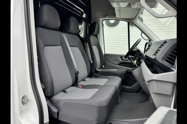 Volkswagen Crafter 30 2.0 TDI L3H3 Highline 4S banden Trekhaak Carplay Pdc v+a Cruise DAB Volkswagen Crafter 30 2.0 TDI L3H3 Highline 4S banden Trekhaak Carplay Pdc v+a Cruise DAB