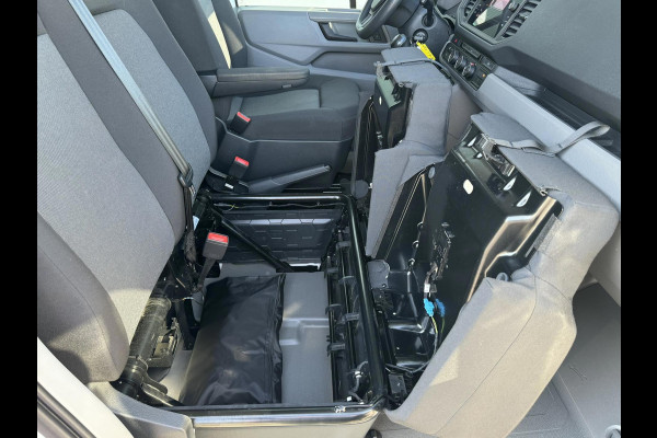 Volkswagen Crafter 30 2.0 TDI L3H3 Highline 4S banden Trekhaak Carplay Pdc v+a Cruise DAB Volkswagen Crafter 30 2.0 TDI L3H3 Highline 4S banden Trekhaak Carplay Pdc v+a Cruise DAB