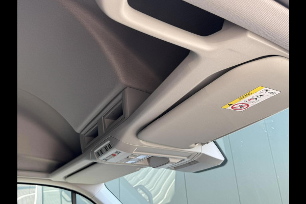 Volkswagen Crafter 30 2.0 TDI L3H3 Highline 4S banden Trekhaak Carplay Pdc v+a Cruise DAB Volkswagen Crafter 30 2.0 TDI L3H3 Highline 4S banden Trekhaak Carplay Pdc v+a Cruise DAB