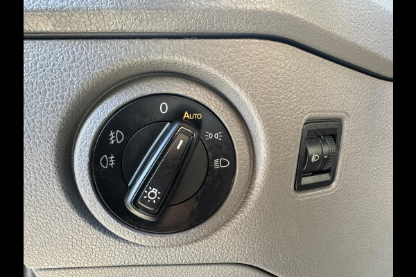 Volkswagen Crafter 30 2.0 TDI L3H3 Highline 4S banden Trekhaak Carplay Pdc v+a Cruise DAB Volkswagen Crafter 30 2.0 TDI L3H3 Highline 4S banden Trekhaak Carplay Pdc v+a Cruise DAB