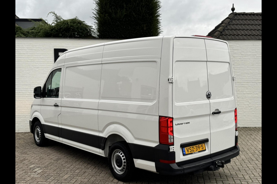 Volkswagen Crafter 30 2.0 TDI L3H3 Highline 4S banden Trekhaak Carplay Pdc v+a Cruise DAB Volkswagen Crafter 30 2.0 TDI L3H3 Highline 4S banden Trekhaak Carplay Pdc v+a Cruise DAB