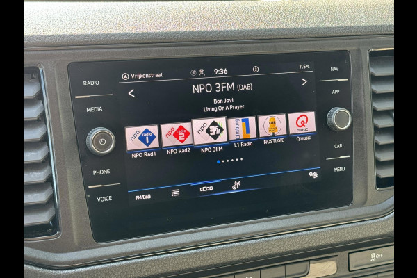 Volkswagen Crafter 30 2.0 TDI L3H3 Highline 4S banden Trekhaak Carplay Pdc v+a Cruise DAB Volkswagen Crafter 30 2.0 TDI L3H3 Highline 4S banden Trekhaak Carplay Pdc v+a Cruise DAB