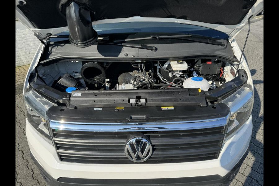 Volkswagen Crafter 30 2.0 TDI L3H3 Highline 4S banden Trekhaak Carplay Pdc v+a Cruise DAB Volkswagen Crafter 30 2.0 TDI L3H3 Highline 4S banden Trekhaak Carplay Pdc v+a Cruise DAB