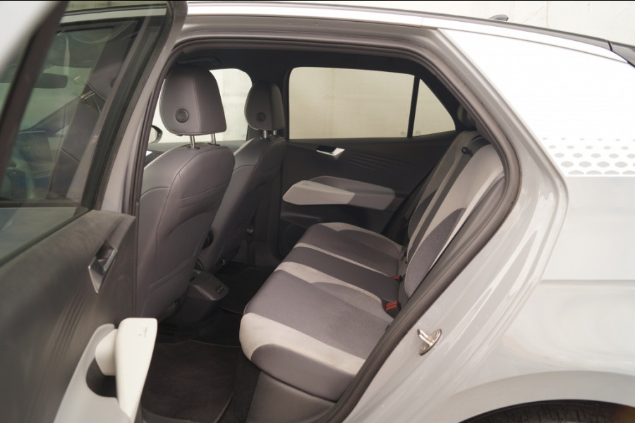 Volkswagen ID.3 First Plus 58kWh -NAVI-ECC-SOH91%-TREKHAAK-