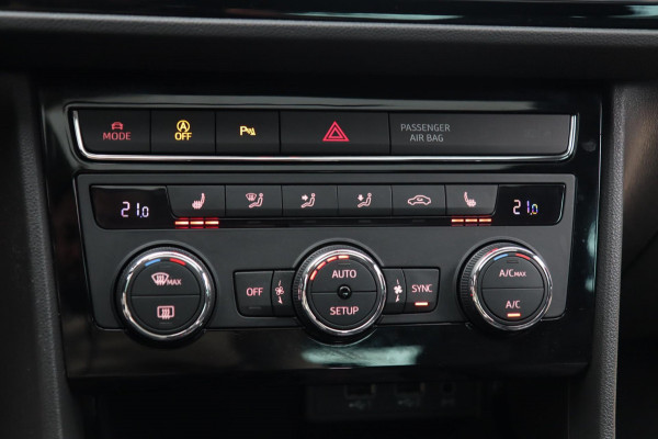 Seat Leon 1.4 EcoTSI FR / PANODAK / CAMERA / LED / CARPLAY / STOELVERW