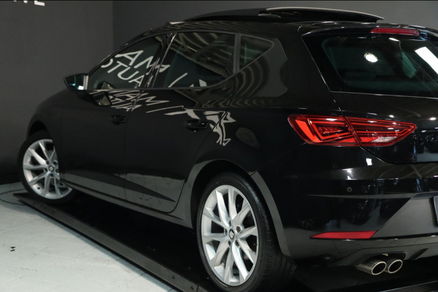 Seat Leon 1.4 EcoTSI FR / PANODAK / CAMERA / LED / CARPLAY / STOELVERW