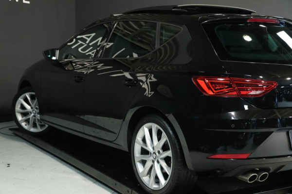 Seat Leon 1.4 EcoTSI FR / PANODAK / CAMERA / LED / CARPLAY / STOELVERW